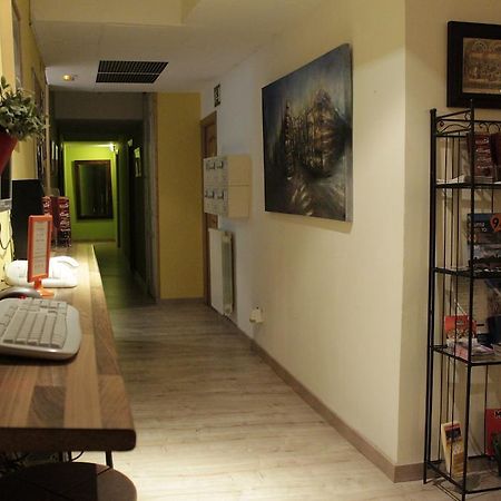 Los Amigos Hostel マドリード エクステリア 写真