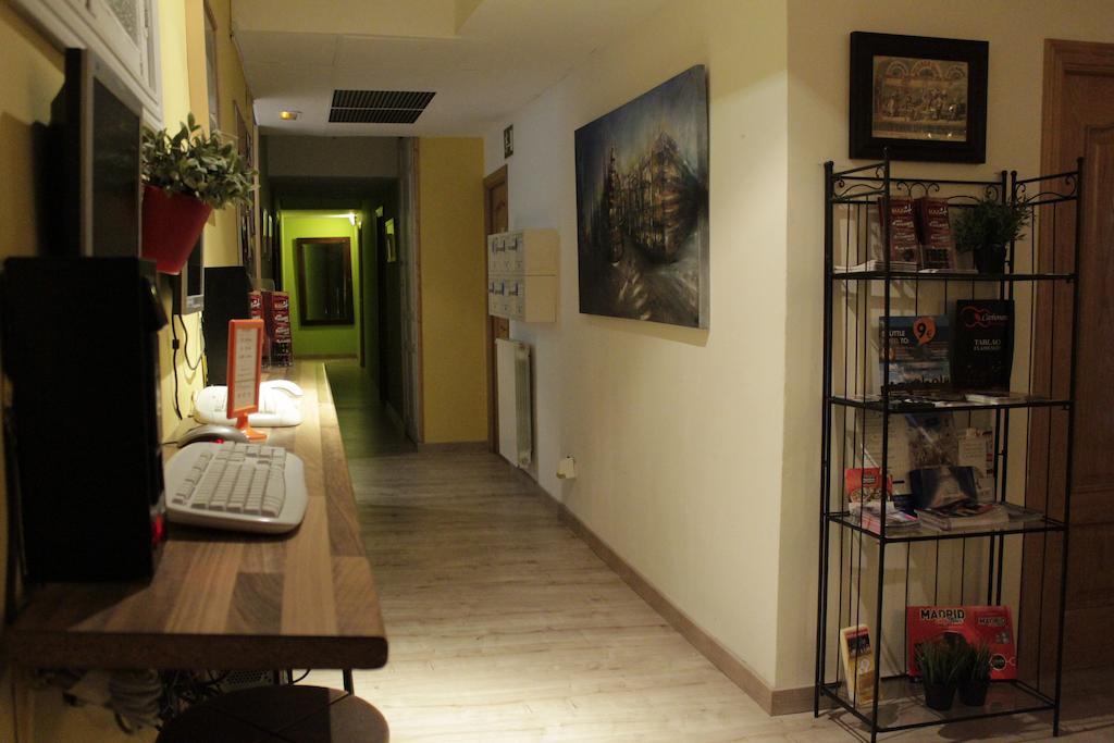 Los Amigos Hostel マドリード エクステリア 写真